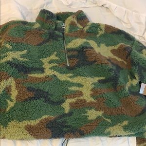 Cropped fuzzy jacket